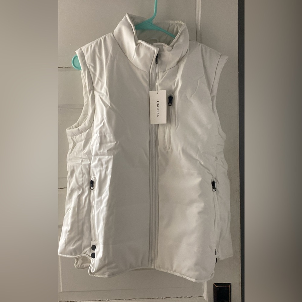 Women’s white puffer jacket